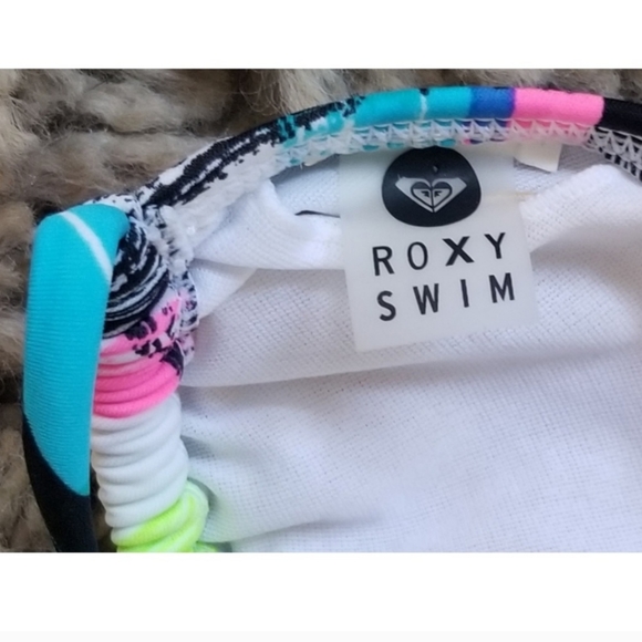 ROXY TRIANGLE HALTER TIE BIKINI TOP SIZE S - Picture 5 of 5